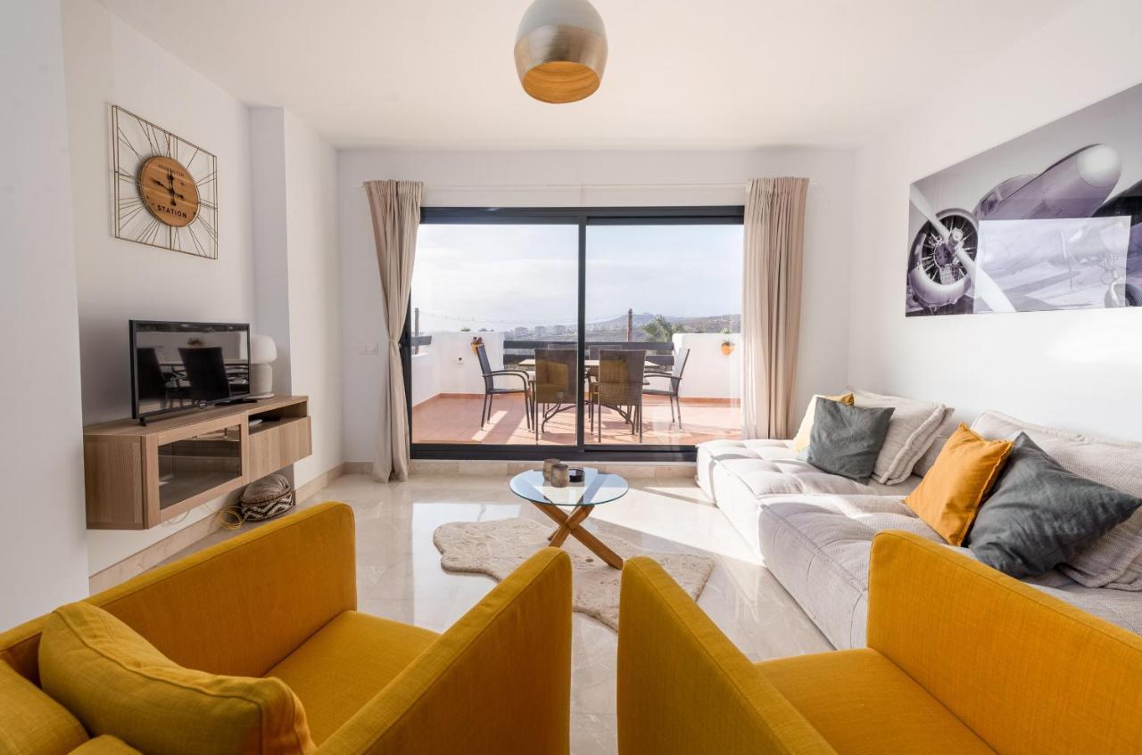 Lotus 2401 - Beautiful Apartment With Pool & Sea View カサーレス エクステリア 写真