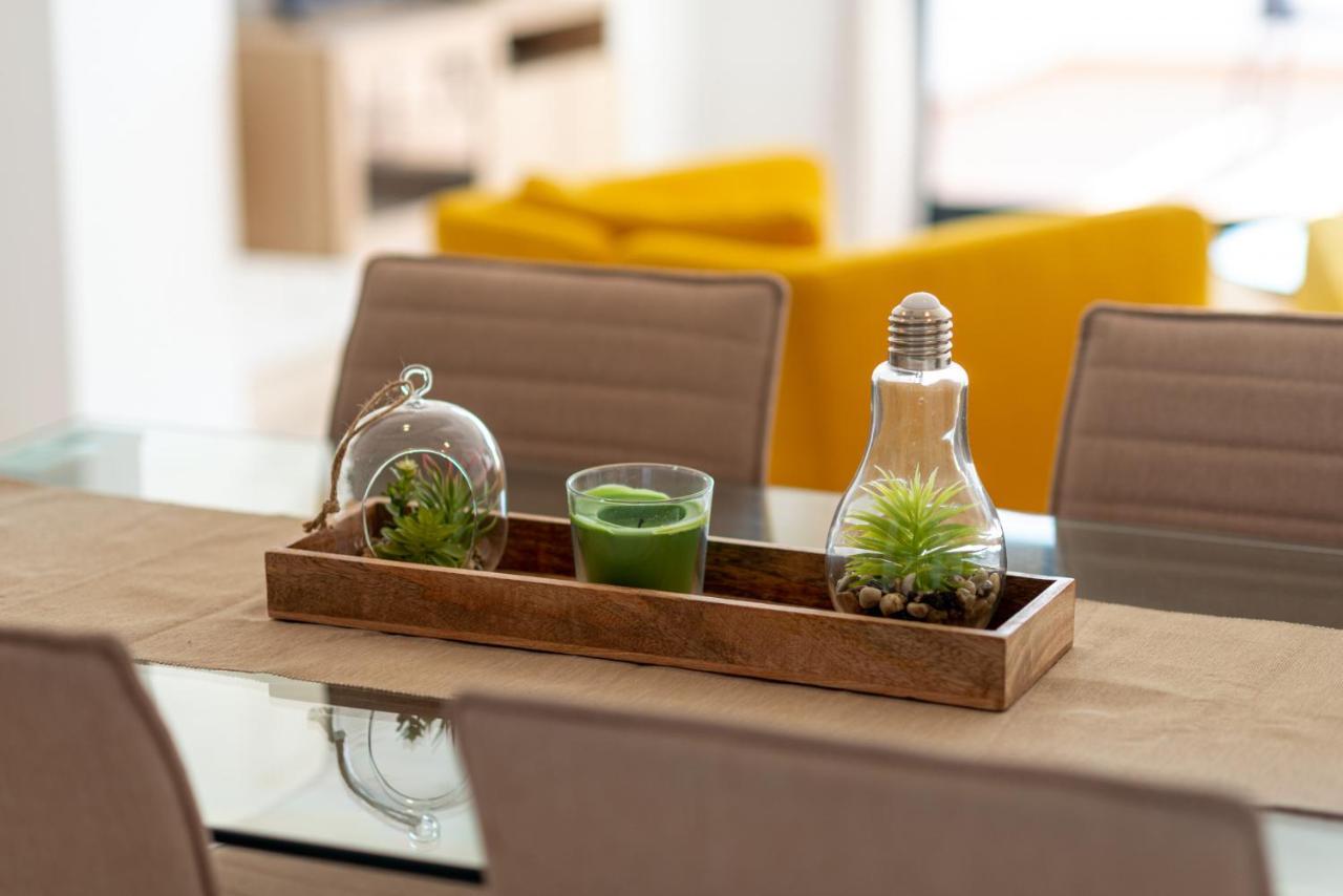 Lotus 2401 - Beautiful Apartment With Pool & Sea View カサーレス エクステリア 写真