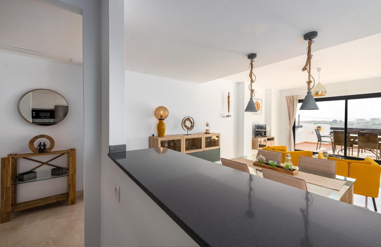 Lotus 2401 - Beautiful Apartment With Pool & Sea View カサーレス エクステリア 写真